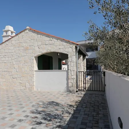 Vittoria Della With Private Pool - Ae 1043 * Привлака